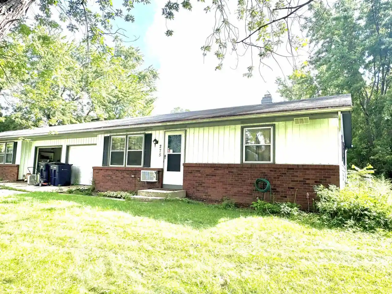 Photo 3 of Sale Pending at 273 275 Brakefield Dr Dr, Janesville, WI 53546 | MLS# 2030354 | Listing updated on 2026-08-15