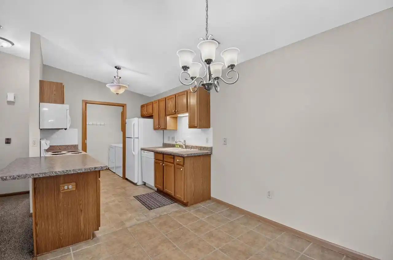 5th image of 1236 N Sunnyslope Dr Dr #204, Mount Pleasant, WI 53406 | MLS# 1975926