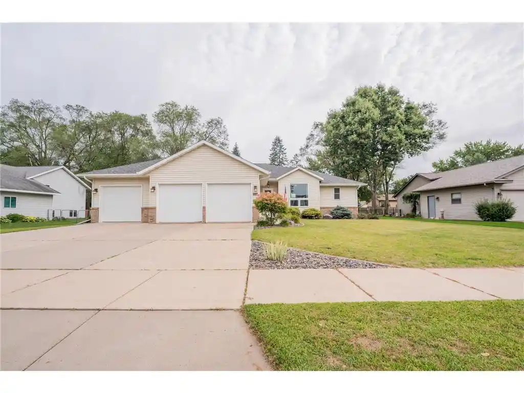 Photo 1 of Sale Pending at 1704 Sierra Dr Dr, Eau Claire, WI 54701 | MLS# 7124549 | Listing updated on 2026-08-19