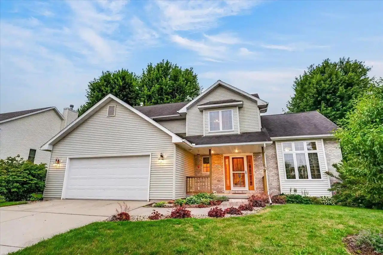 1st image of 1901 Meadow Dr Dr, Stoughton, WI 53589 | MLS# 2030364