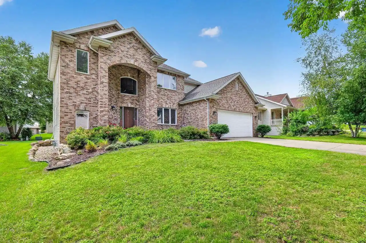 1st image of 9409 Eagle Nest Lane Lane, Middleton, WI 53562 | MLS# 2030366