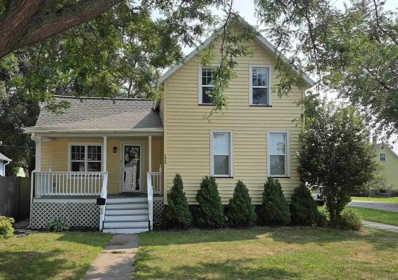 1st image of 1040 Blaine Street Street, Marinette, WI 54143 | MLS# 50330855