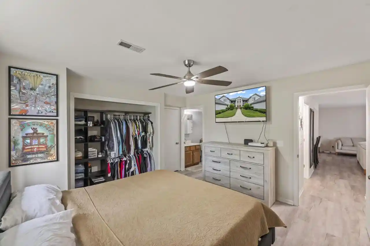 3rd image of 1097 Quinlan Dr Dr Dr, Pewaukee, WI 53072