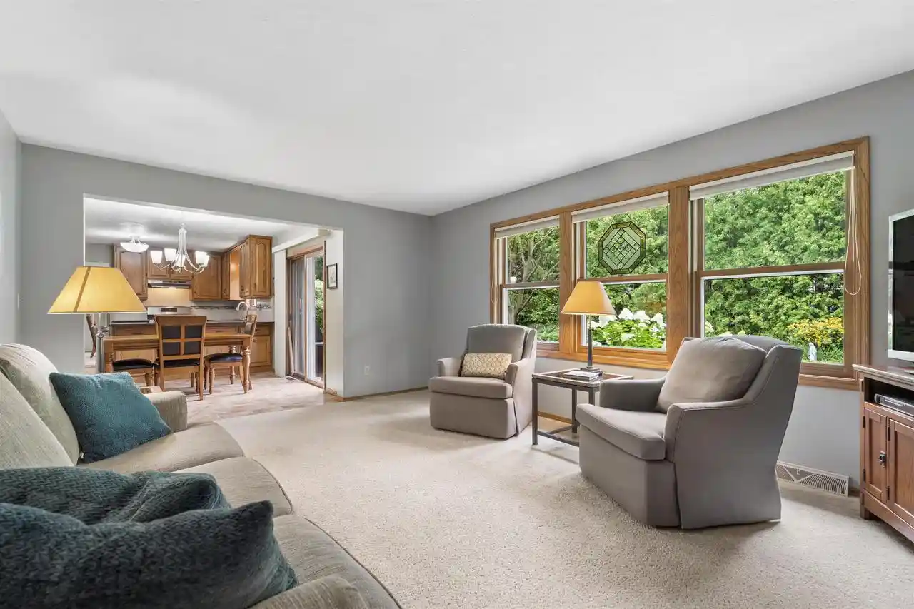 Photo 2 of Single family home for sale at 33 Pheasant Court Court, Appleton, WI 54915 | MLS# 50330909 | Listing updated on 2026-09-08