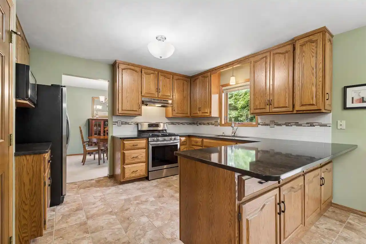 Photo 4 of Single family home for sale at 33 Pheasant Court Court, Appleton, WI 54915 | MLS# 50330909 | Listing updated on 2026-09-08