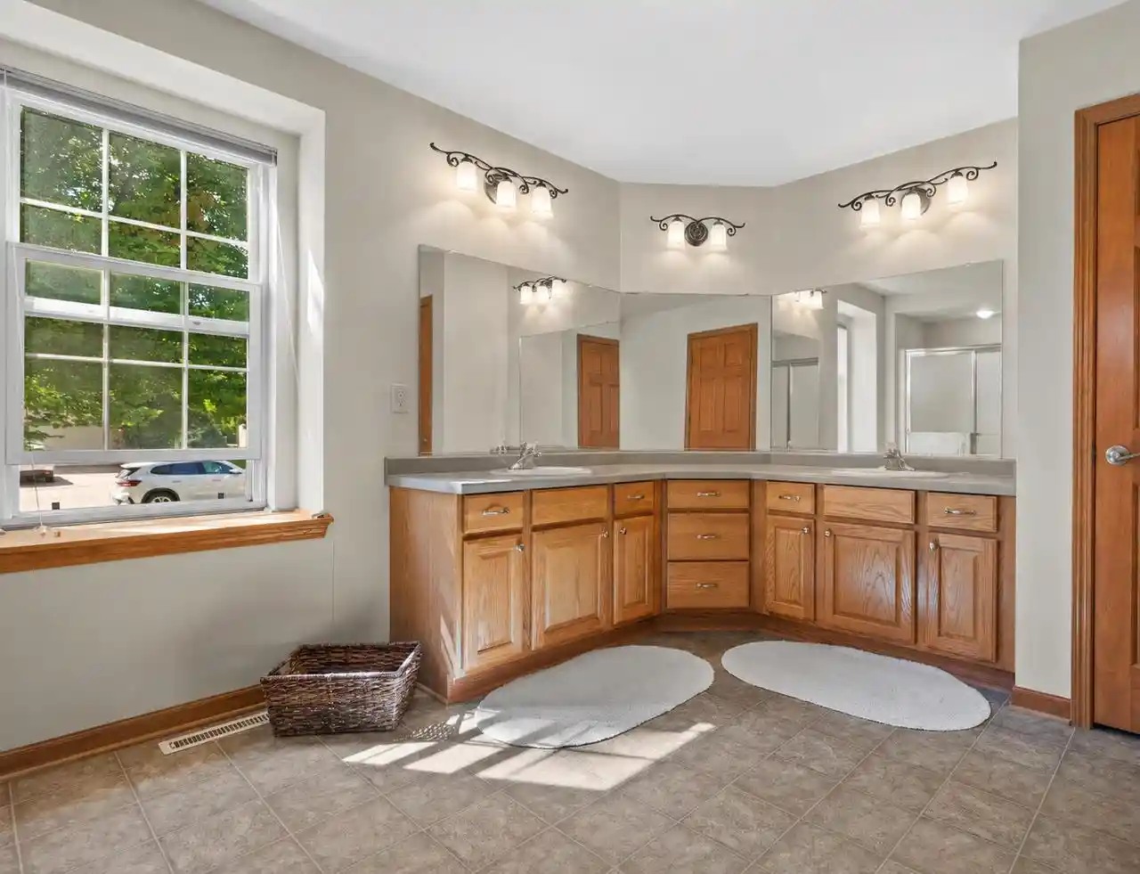 Photo 4 of Single family home for sale at 115 Howell Avenue Avenue, Waukesha, WI 53188 | MLS# 1975964 | Listing updated on 2026-09-25