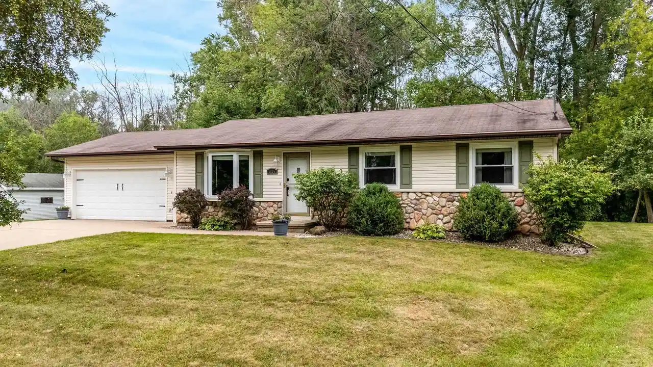 Photo 1 of Single family home for sale at 1205 Manitowoc Road Road, Menasha, WI 54952 | MLS# 50330914 | Listing updated on 2026-09-14