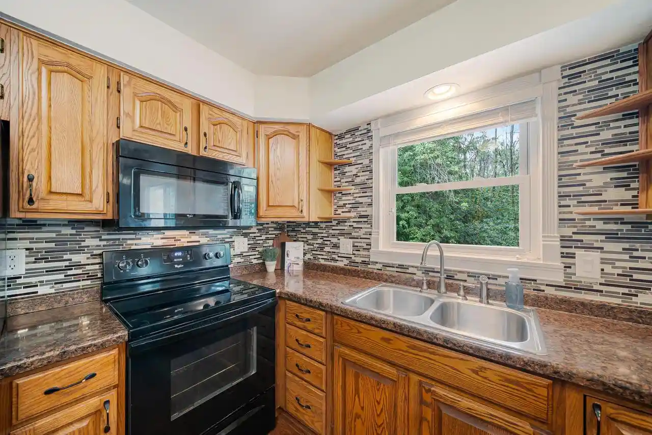 Photo 3 of Single family home for sale at 1205 Manitowoc Road Road, Menasha, WI 54952 | MLS# 50330914 | Listing updated on 2026-09-14