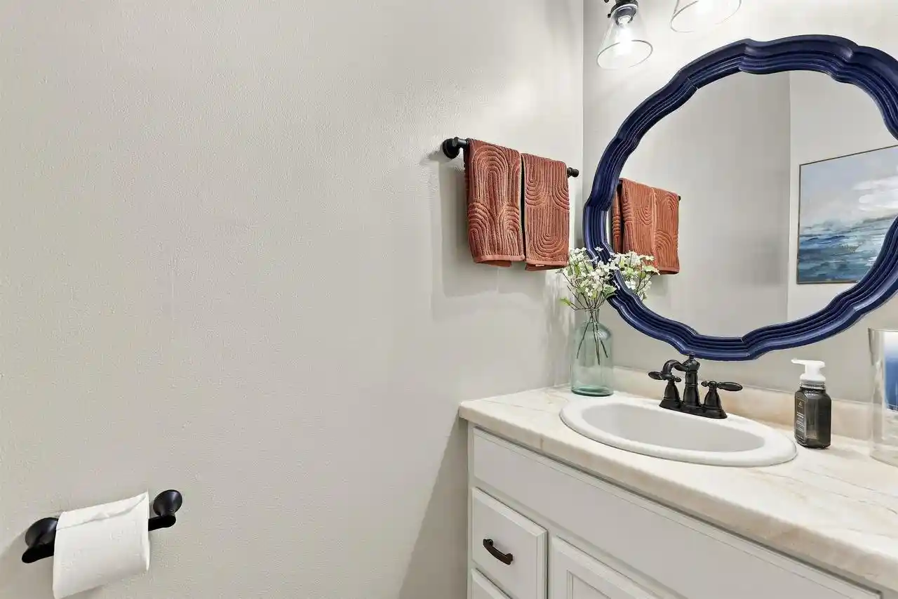 2nd image of 1520 Wellington Dr Dr, Oshkosh, WI 54904 | MLS# 50330911