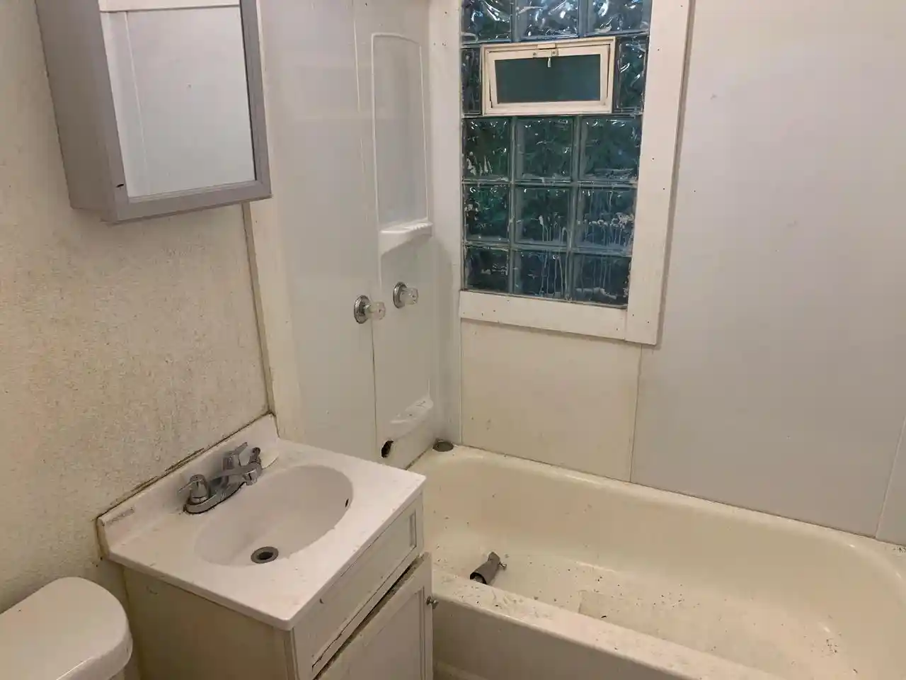 Photo 3 of Multi family home for sale at 3203 W Vine Street Street #3203A, Milwaukee, WI 53208 | MLS# 1975977 | Listing updated on 2026-09-16