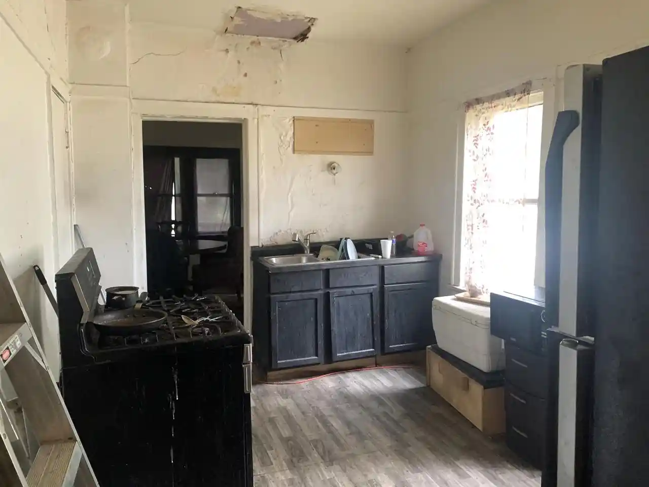 3rd image of 3203 W Vine St St, Milwaukee, WI 53208