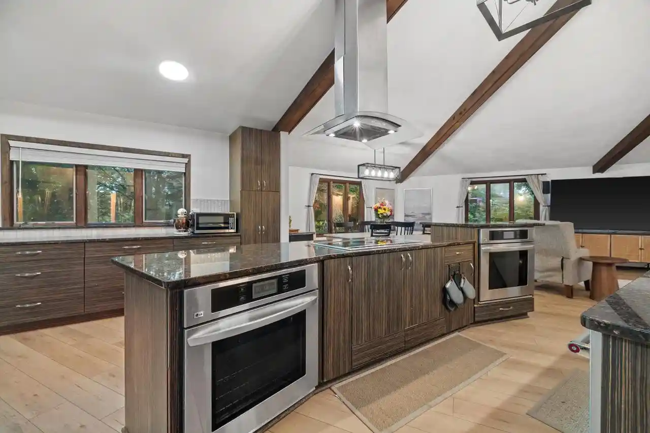 5th image of 9711 8Th Avenue Avenue, Pleasant Prairie, WI 53158 | MLS# 1975971