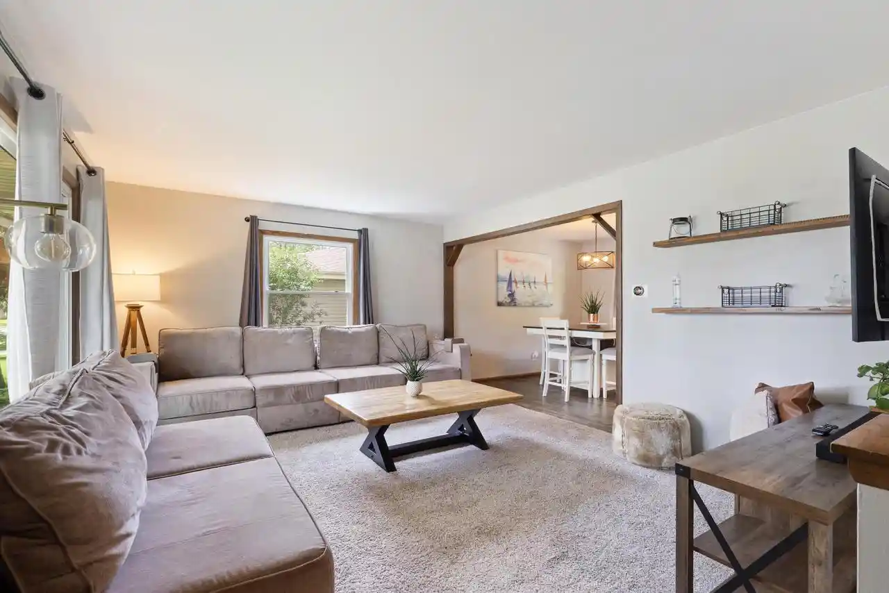 2nd image of 8031 S 59th Street Street, Franklin, WI 53132 | MLS# 1975982