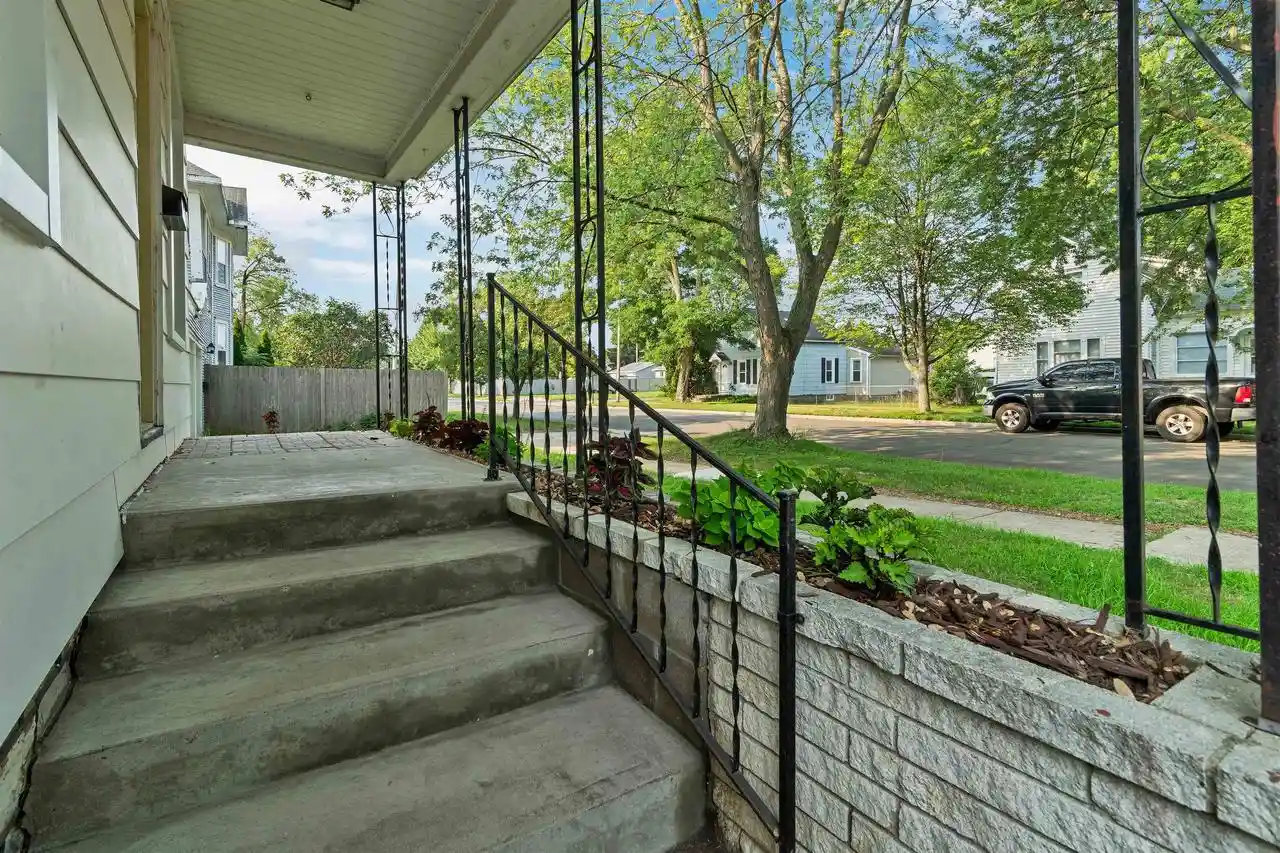3rd image of 1320 Church Street Street, Marinette, WI 54143 | MLS# 50330928