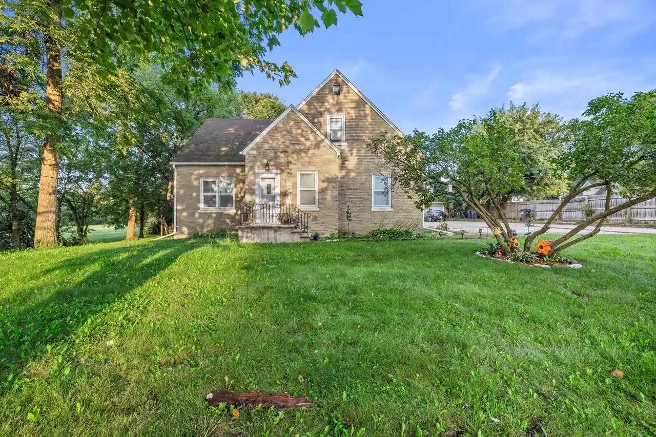 1st image of 2032 30th Avenue Avenue, Kenosha, WI 53144 | MLS# 1975988