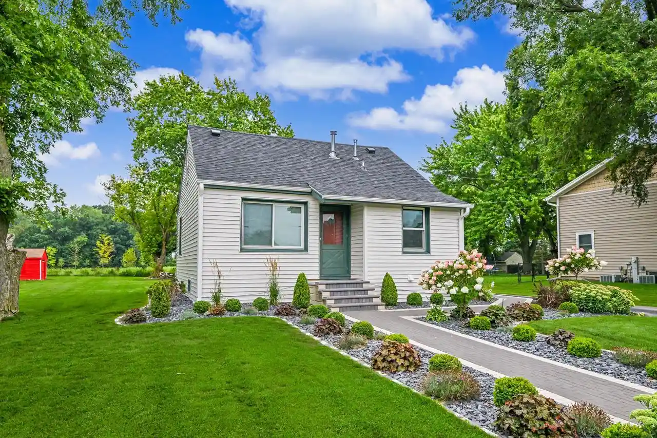 1st image of 10126 S Judith Pl Pl, Oak Creek, WI 53154 | MLS# 1975999