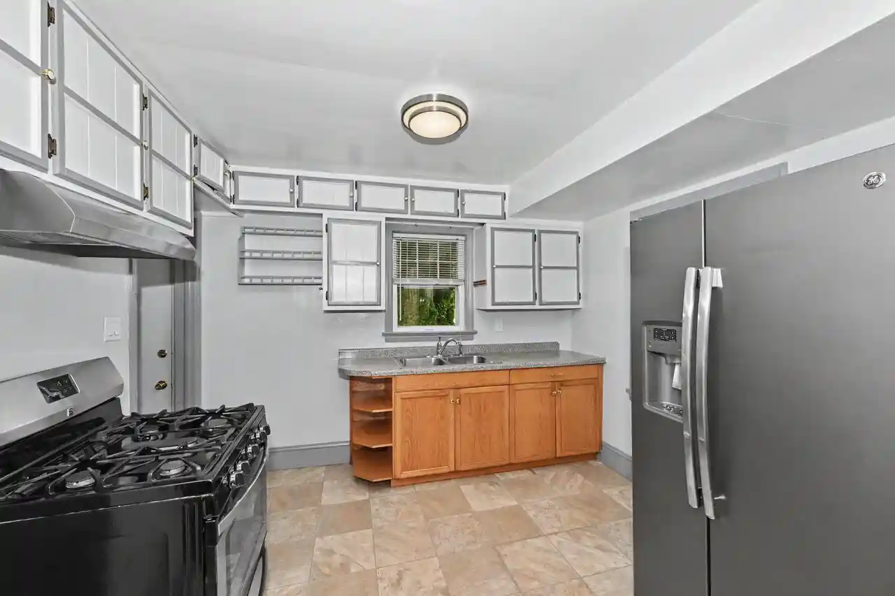 2nd image of 10126 S Judith Pl Pl, Oak Creek, WI 53154 | MLS# 1975999