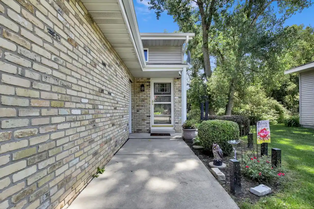 1st image of 720 Timberline Trail Trail, Hartford, WI 53027 | MLS# 1976006