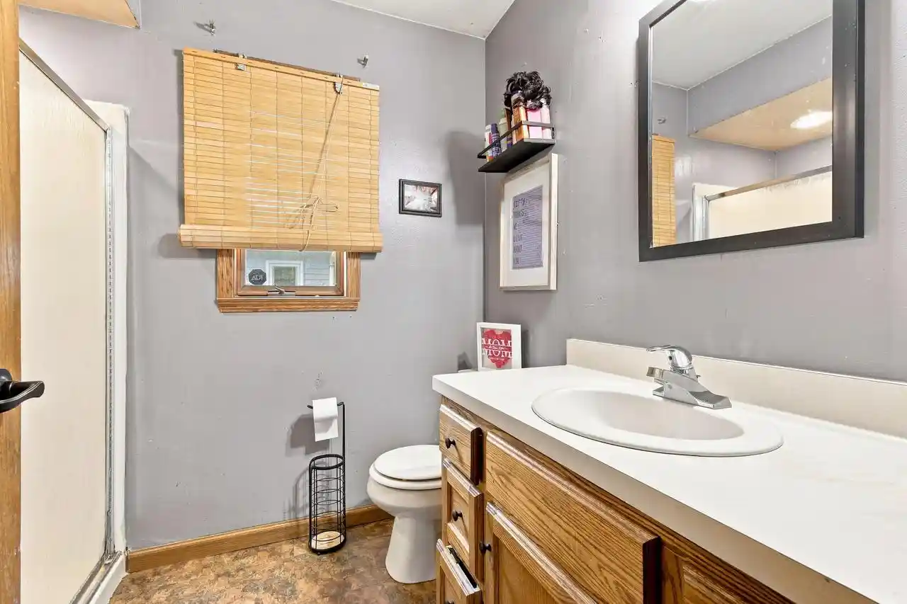 5th image of W199N11283 Rosewood Court Court, Germantown, WI 53022 | MLS# 1976011