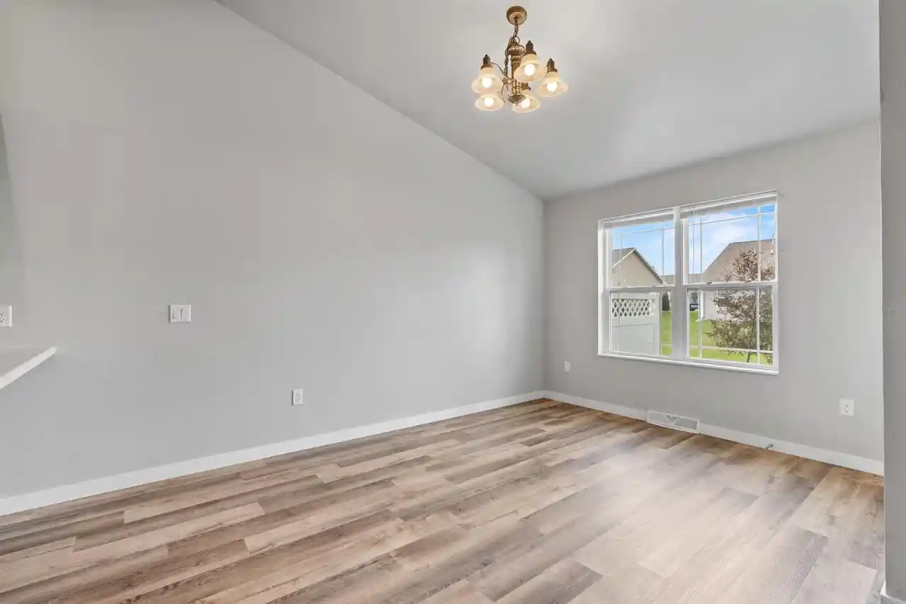 5th image of 3292 Elk Ridge Dr Dr, Oshkosh, WI 54904 | MLS# 50330941