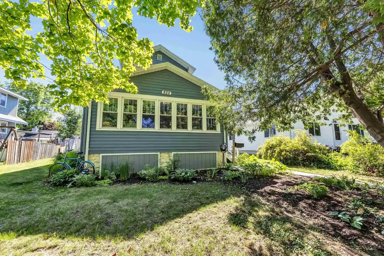 1st image of 822 N 5th Avenue Avenue, Sturgeon Bay, WI 54235 | MLS# 50330956