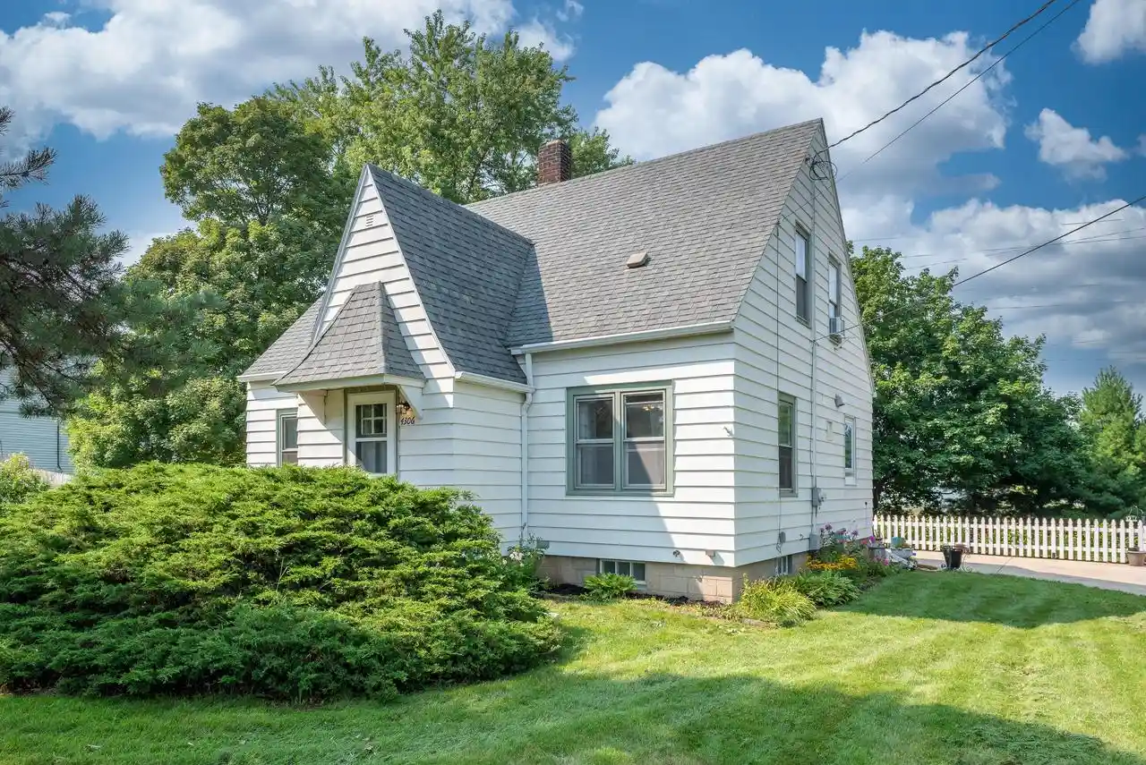 Photo 1 of Single family home for sale at 4306 45th Street Street, Kenosha, WI 53144 | MLS# 1976017 | Listing updated on 2026-08-21
