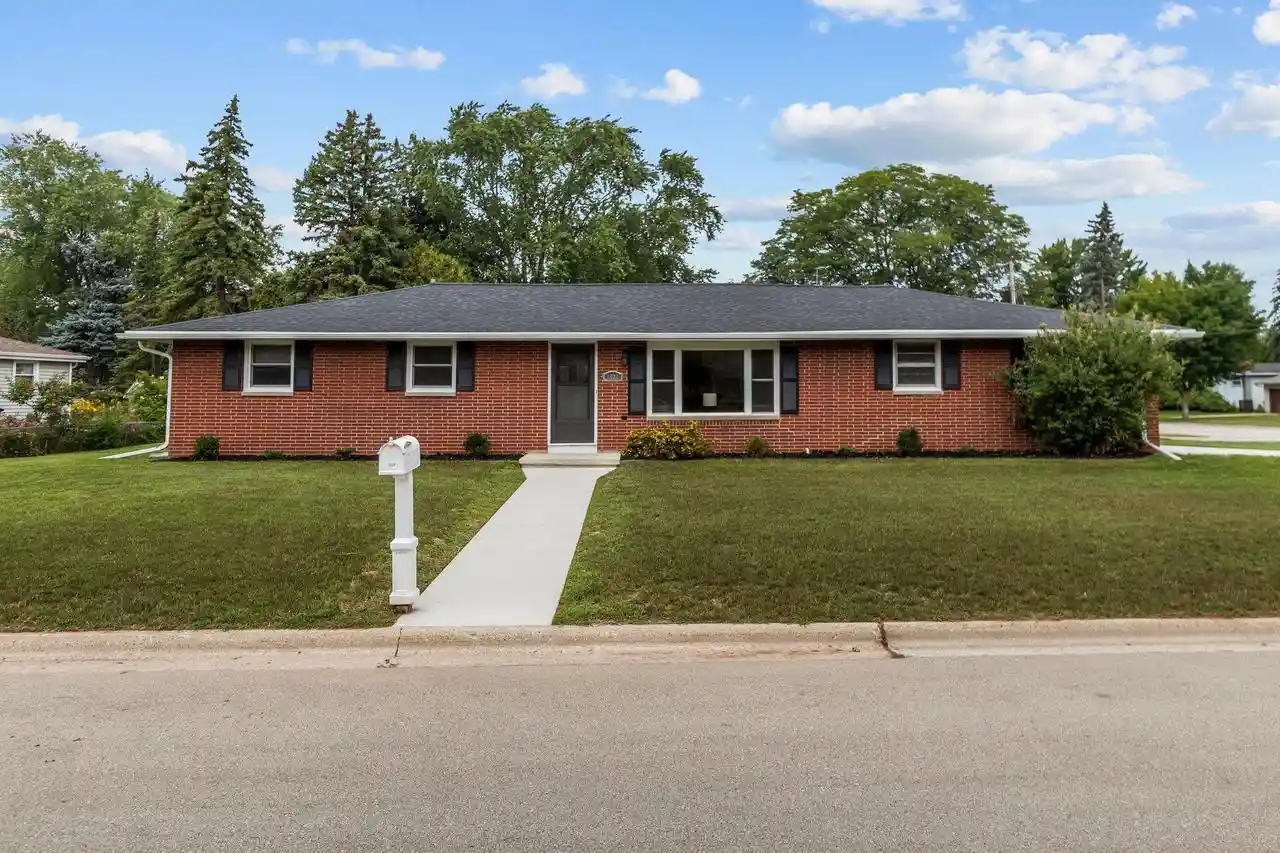 1st image of 1520 Careful Dr Dr, Green Bay, WI 54304 | MLS# 50330955