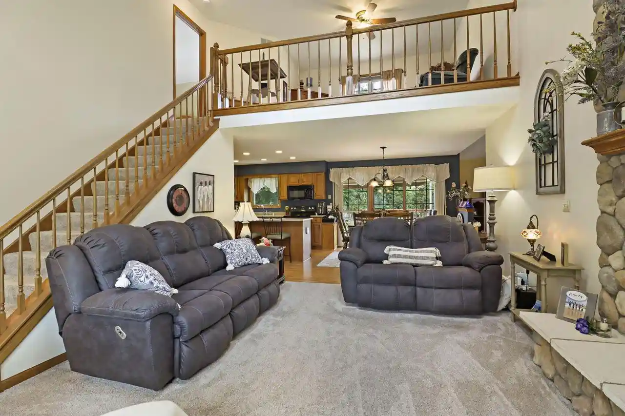3rd image of 1463 Creek Side Dr Dr, Burlington, WI 53105 | MLS# 1976019