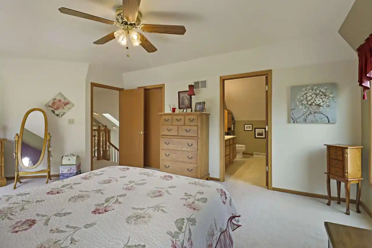 5th image of 1463 Creek Side Dr Dr, Burlington, WI 53105 | MLS# 1976019