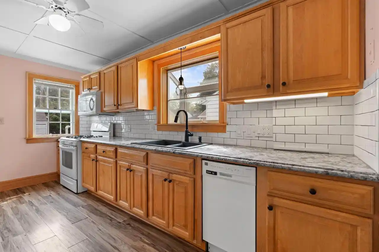 2nd image of 615 W Bent Avenue Avenue, Oshkosh, WI 54901 | MLS# 50330959