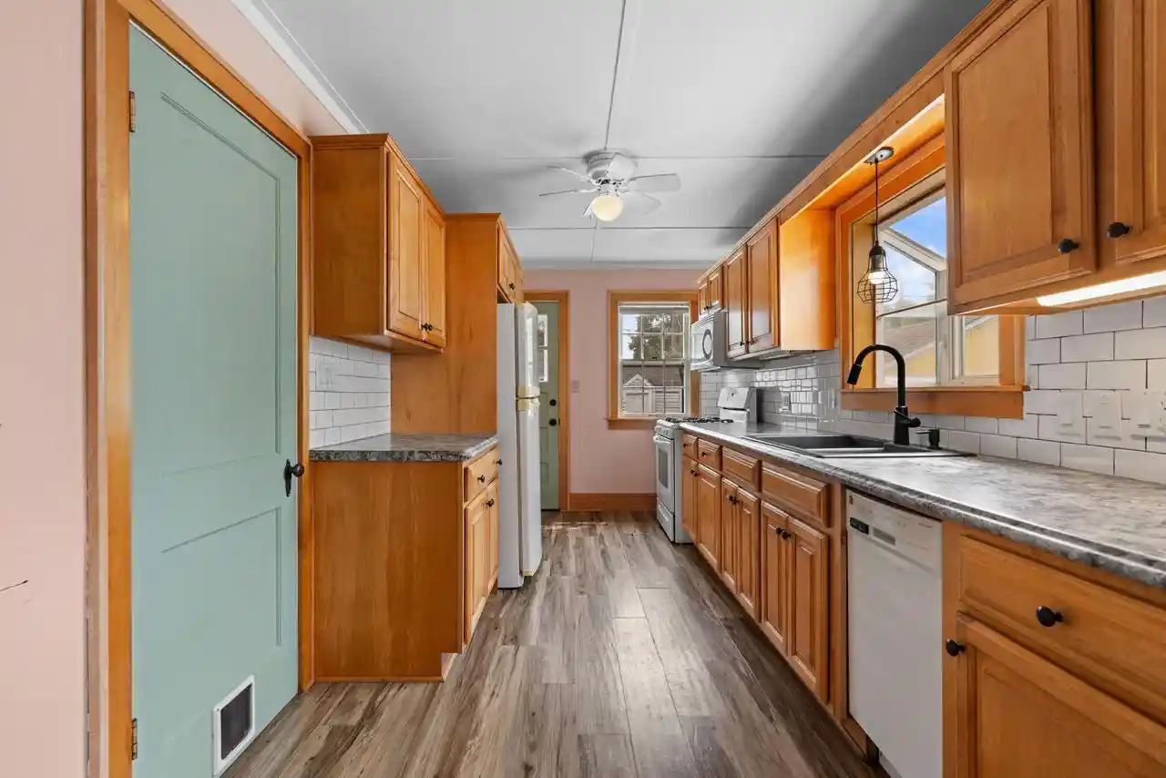 51st image of 615 W Bent Avenue Avenue, Oshkosh, WI 54901 | MLS# 50330959