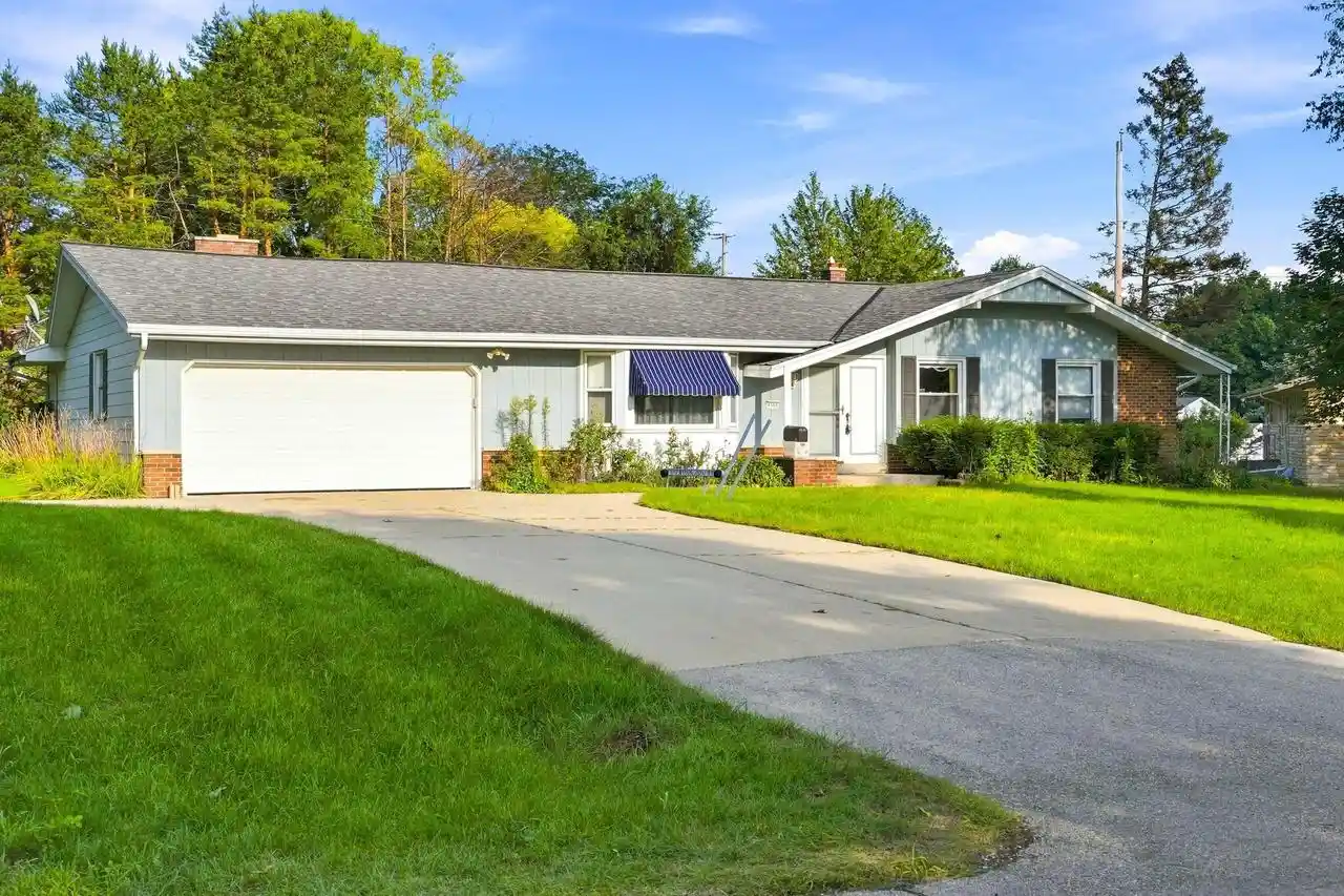 1st image of 4560 Imperial Dr Dr, Brookfield, WI 53045 | MLS# 1976020