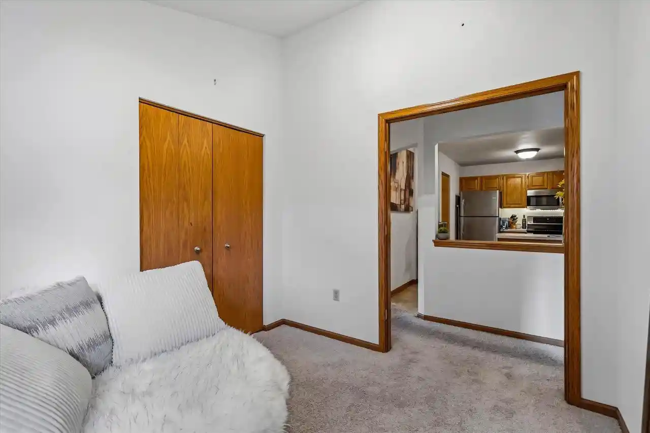 3rd image of 409 N Main St St, Thiensville, WI 53092