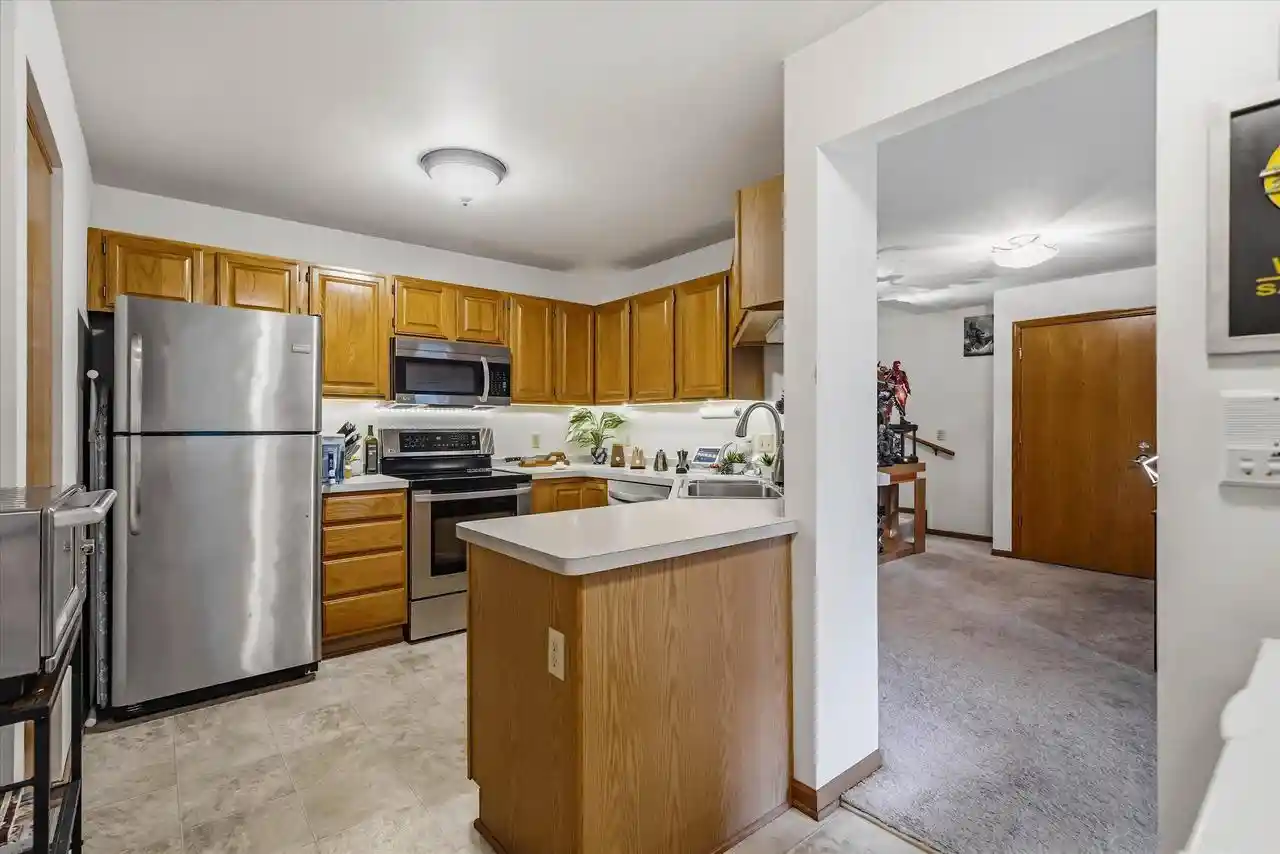4th image of 409 N Main St St, Thiensville, WI 53092