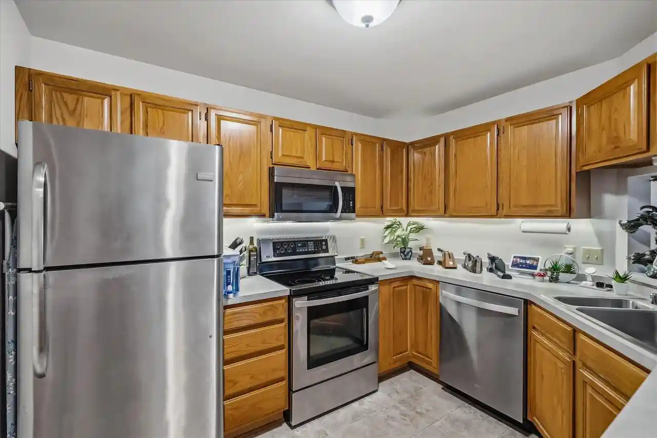 5th image of 409 N Main St St, Thiensville, WI 53092