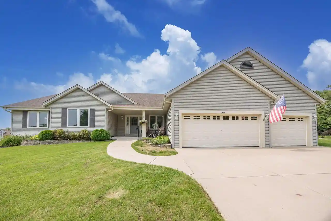 1st image of 9407 S 33rd Street Street, Franklin, WI 53132 | MLS# 1976030
