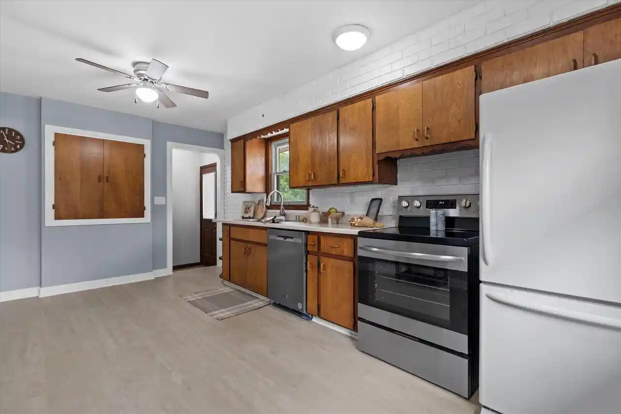 3rd image of 2722 E Denton Avenue Avenue, Saint Francis, WI 53235 | MLS# 1976037