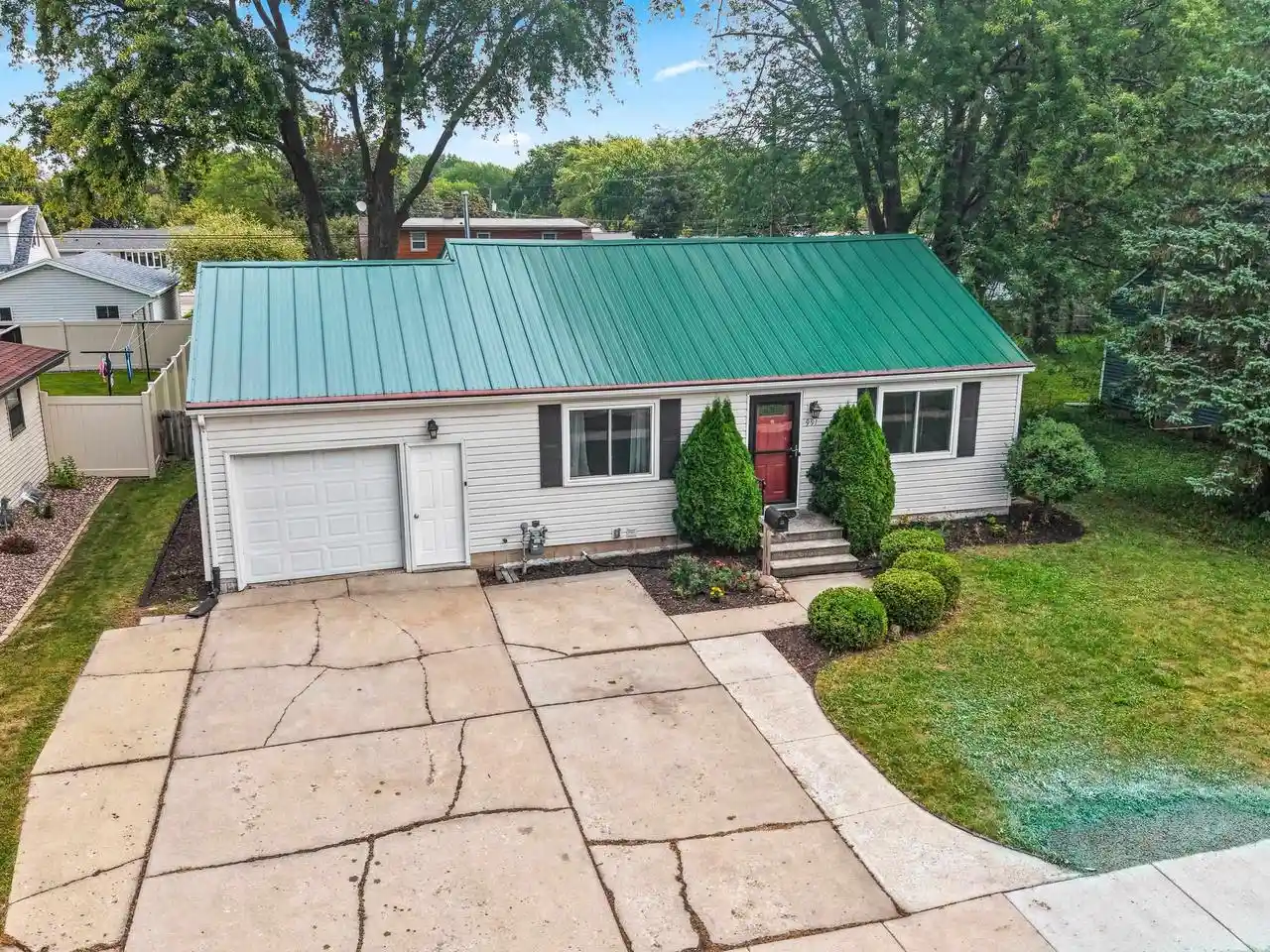 1st image of 991 Suburban Dr Dr, De Pere, WI 54115 | MLS# 50330971