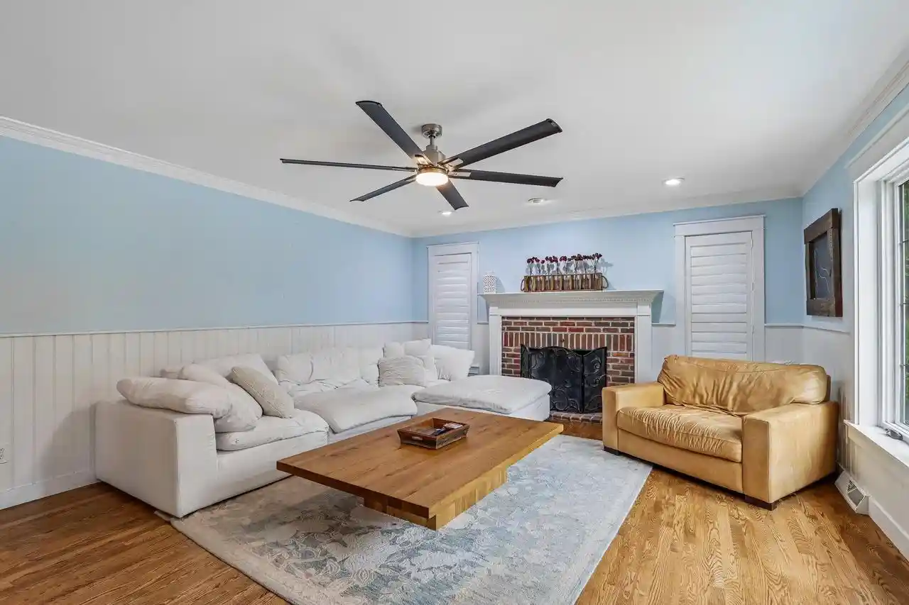 Photo 2 of Single family home for sale at 165 Hickory Dr Dr, Delafield, WI 53018 | MLS# 1976041 | Listing updated on 2026-08-27