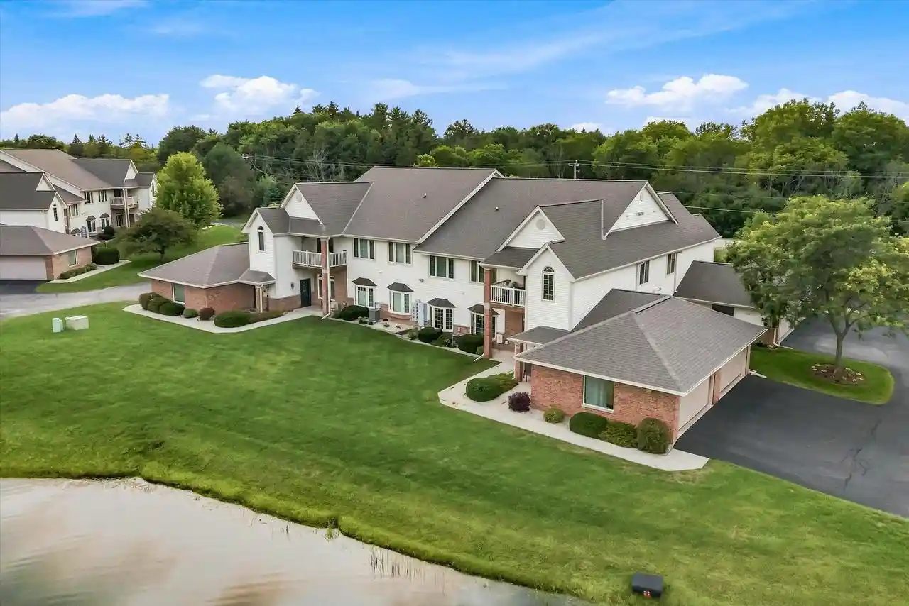 1st image of 827 Cheyenne Avenue Avenue #D, Grafton, WI 53024 | MLS# 1976048