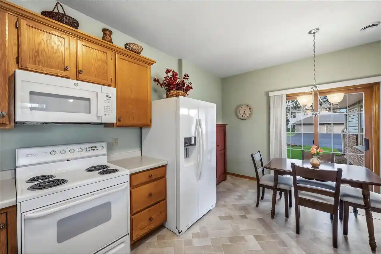 37th image of 827 Cheyenne Avenue Avenue #D, Grafton, WI 53024 | MLS# 1976048