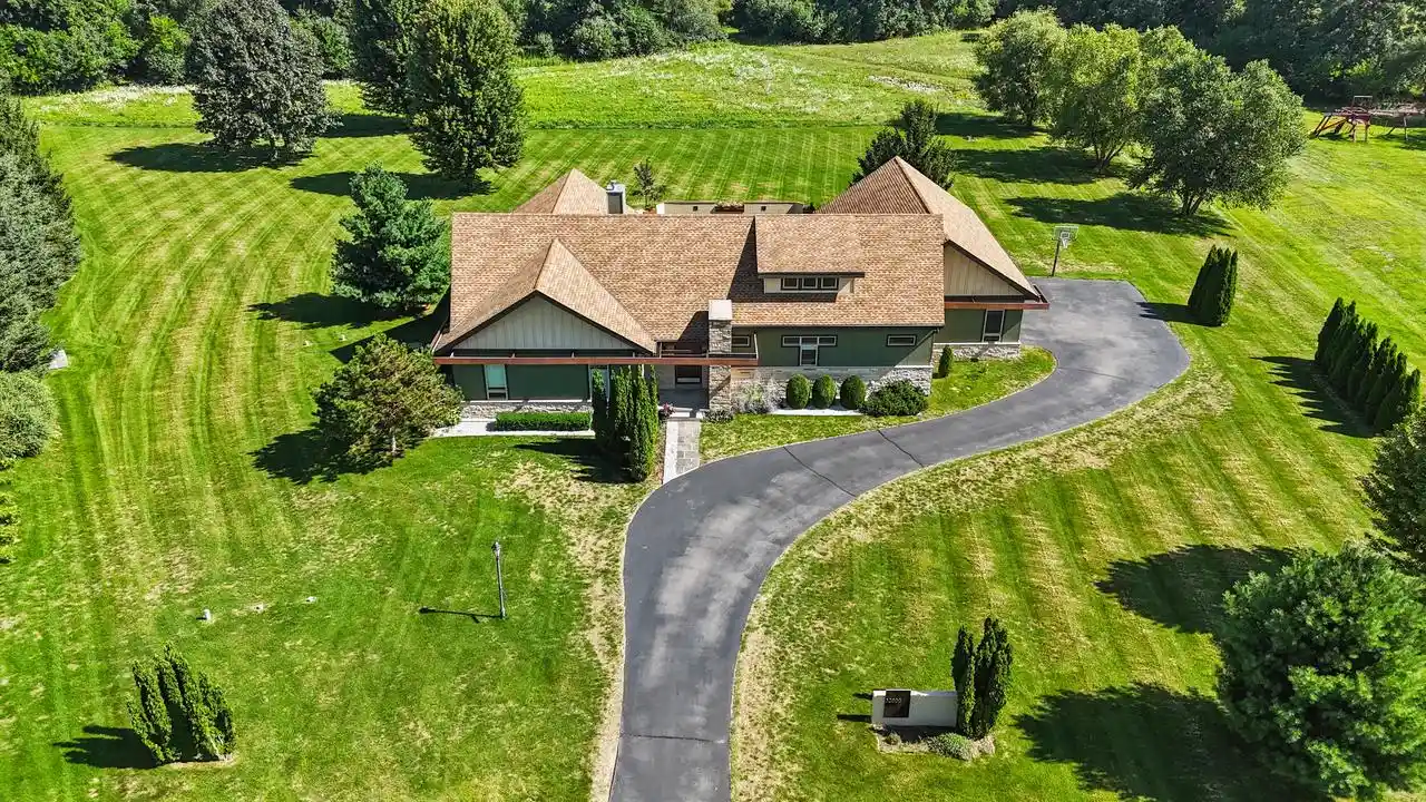 Photo 4 of Single family home for sale at S90W32800 Granite Trail Trail, Mukwonago, WI 53149 | MLS# 1976056 | Listing updated on 2026-09-22