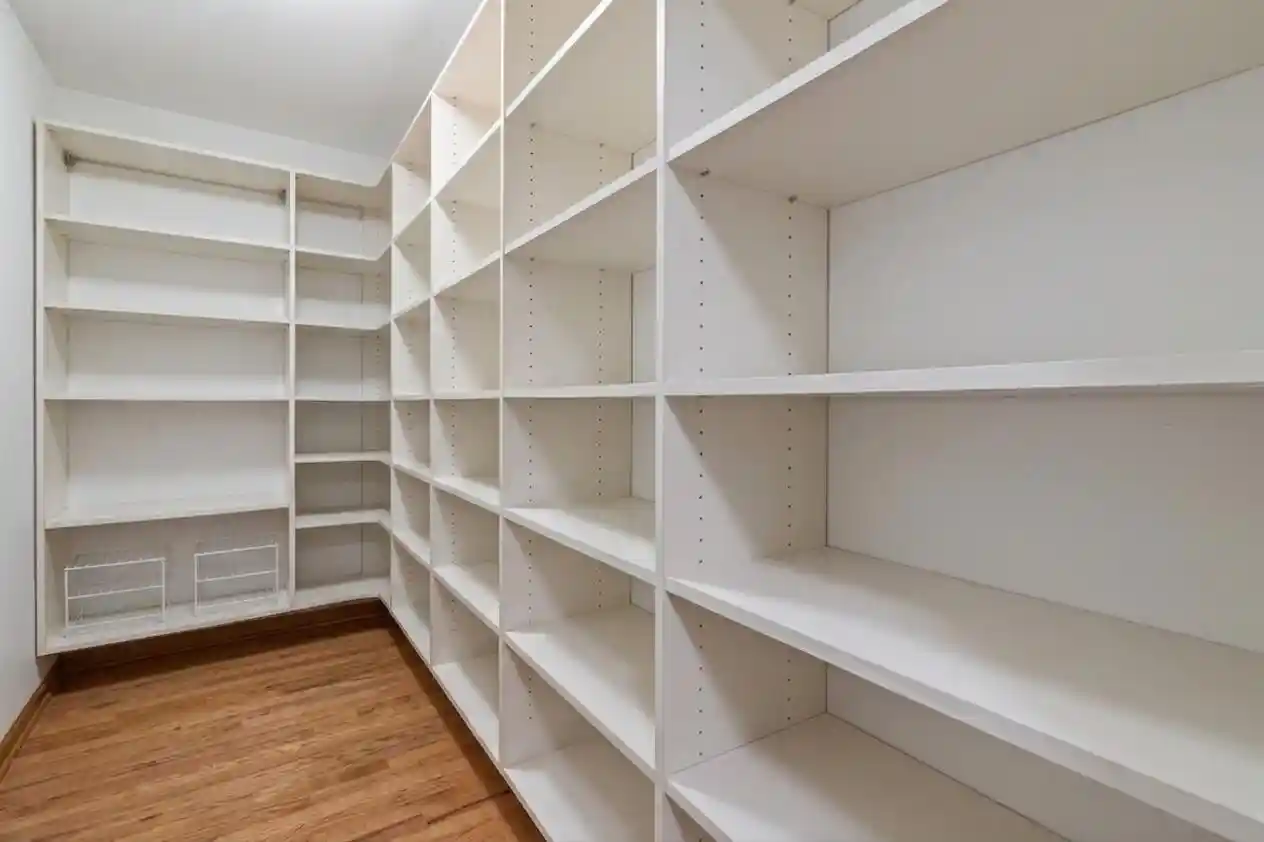 2nd image of 18650 Emerald Cir Cir, Brookfield, WI 53045