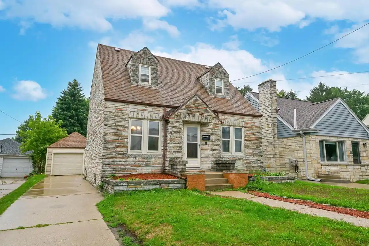 Photo 1 of Single family home for sale at 1828 E Eden Pl Pl, Saint Francis, WI 53235 | MLS# 1976062 | Listing updated on 2026-08-23