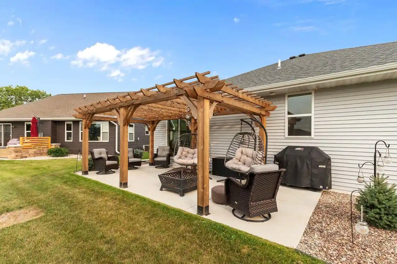 3rd image of 5084 N Milkweed Trail Trail, Appleton, WI 54913 | MLS# 50330978