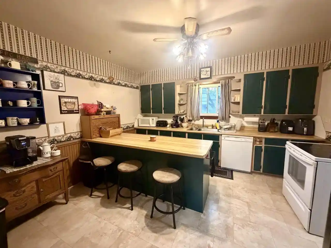 3rd image of 1516 Sherman Street Street, Marinette, WI 54143 | MLS# 50330983