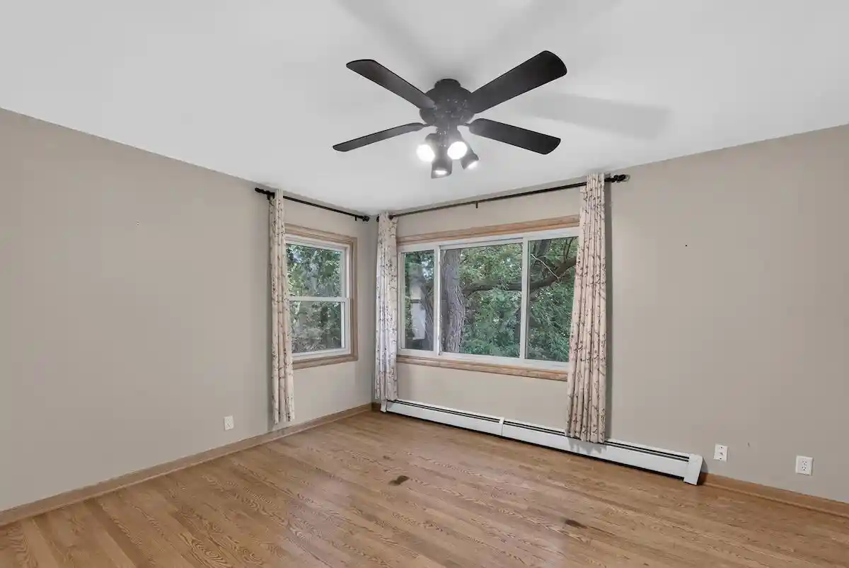 Photo 3 of Single family home for sale at 1225 N Osborne Boulevard Boulevard, Racine, WI 53405 | MLS# 1976072 | Listing updated on 2026-09-20
