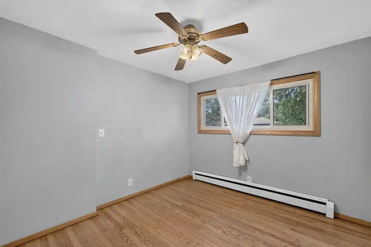 Photo 4 of Single family home for sale at 1225 N Osborne Boulevard Boulevard, Racine, WI 53405 | MLS# 1976072 | Listing updated on 2026-09-20