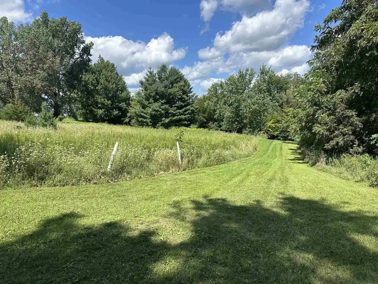 11th image of 3730 W Banfield Road Road, Potosi, WI 53820 | MLS# 2030456