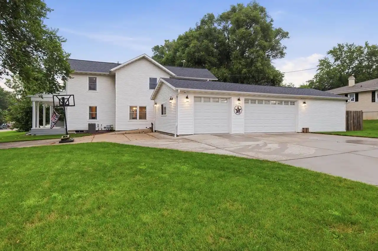 1st image of 163 Valley Dr Dr, Janesville, WI 53546 | MLS# 2030460